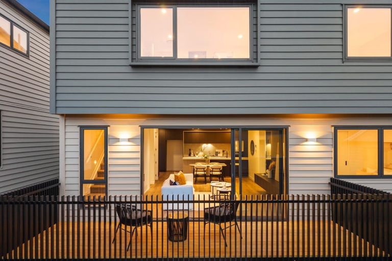 Photo of property in 3 Matipo Road, Mairangi Bay, Auckland, 0630