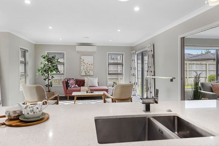 Photo of property in 94 Endeavour Drive, Whitby, Porirua, 5024