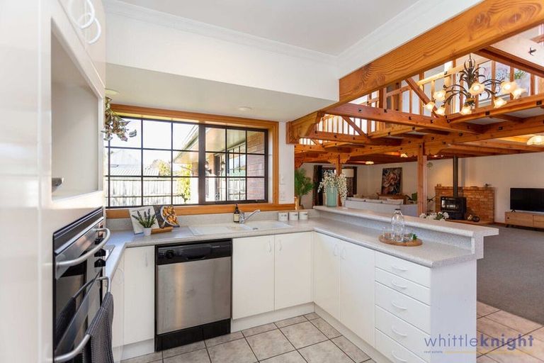 Photo of property in 2/28 Champion Street, Edgeware, Christchurch, 8013