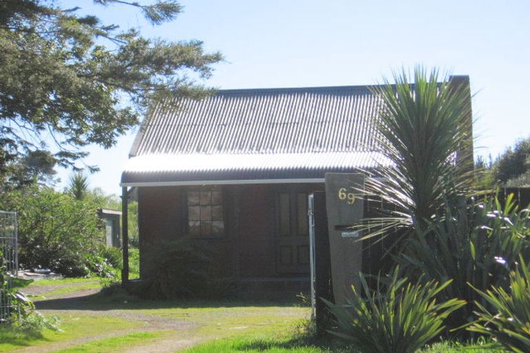 Photo of property in 69 Norbiton Road, Foxton, 4814