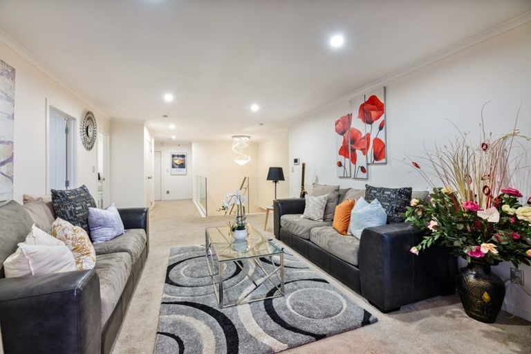 Photo of property in 2 Platinum Rise, Ranui, Auckland, 0612