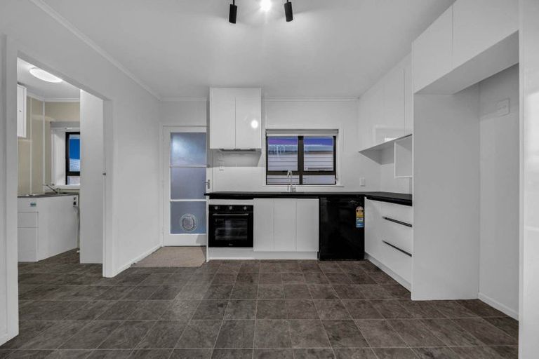 Photo of property in 12 Hunua Road, Papakura, 2110
