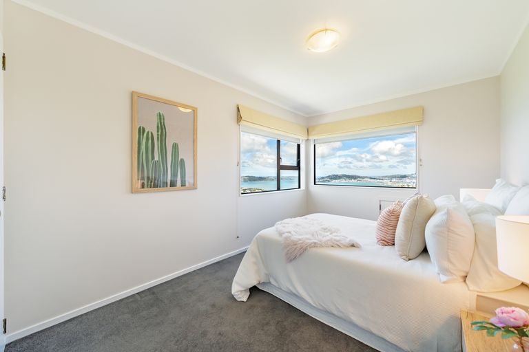 Photo of property in 42 Gurkha Crescent, Khandallah, Wellington, 6035