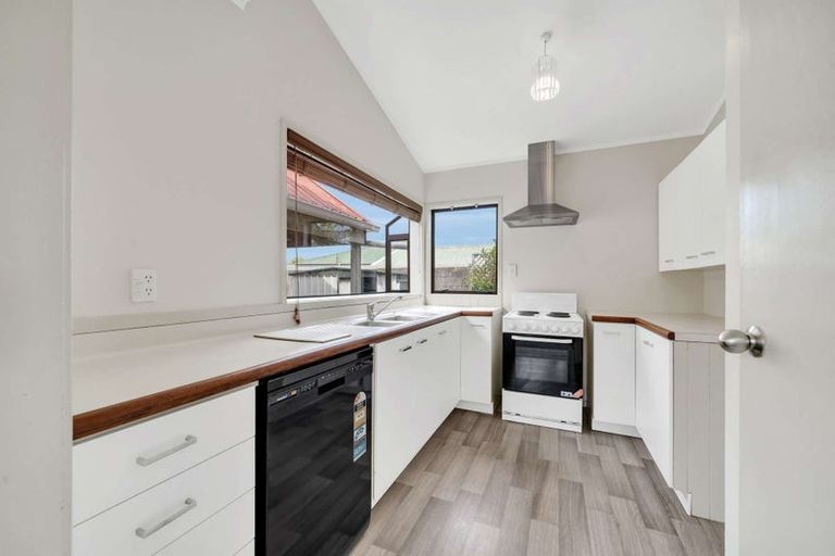 Photo of property in 3/54 Swanson Road, Henderson, Auckland, 0610