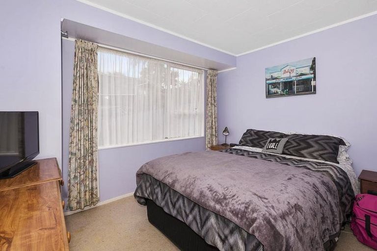 Photo of property in 62 Maywood Crescent, Glen Eden, Auckland, 0602