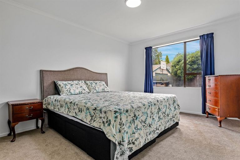 Photo of property in 2/327 Main South Road, Hornby, Christchurch, 8042
