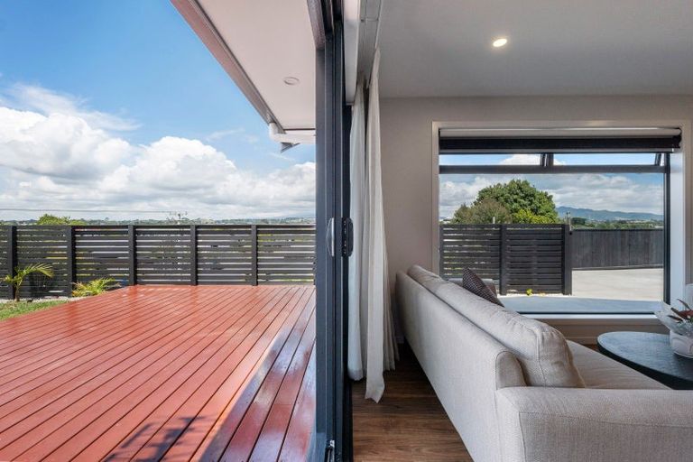 Photo of property in 40 Barrett Road, Whalers Gate, New Plymouth, 4310