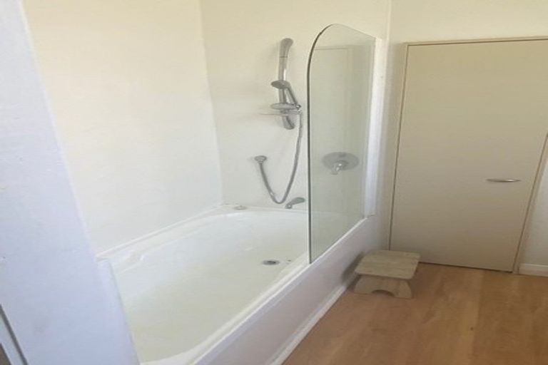 Photo of property in 4 Eatwell Avenue, Paraparaumu Beach, Paraparaumu, 5032