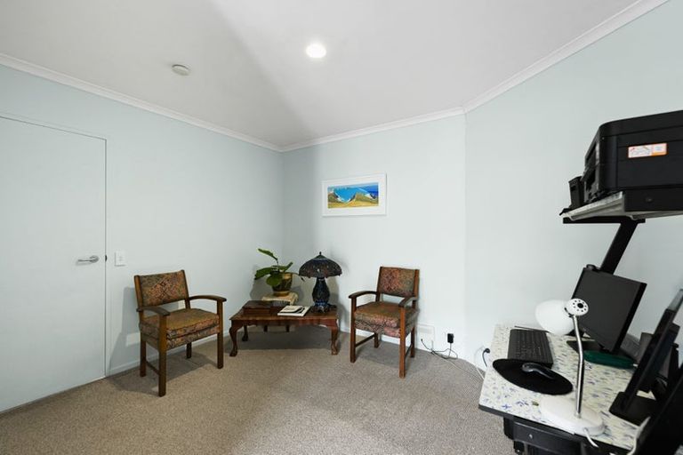 Photo of property in 37 Bouverie Crescent, Flagstaff, Hamilton, 3210