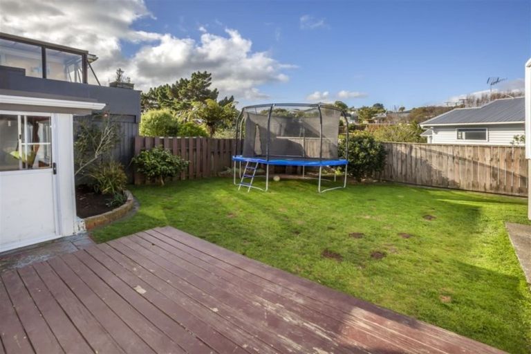 Photo of property in 31 Beazley Avenue, Paparangi, Wellington, 6037