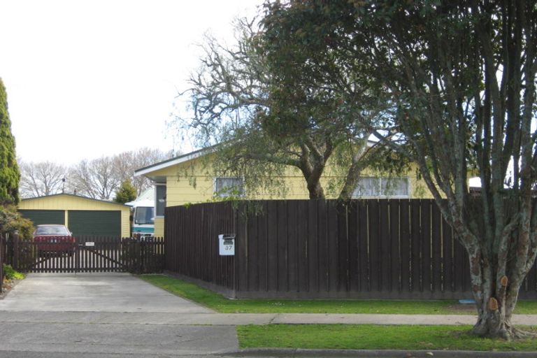 Photo of property in 37 Puriri Crescent, Edgecumbe, 3120