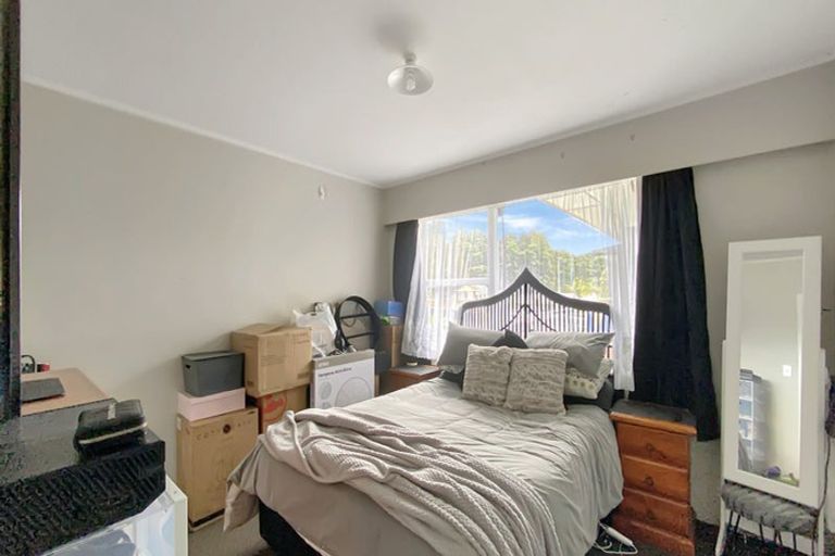 Photo of property in 1 Iorangi Place, Hillpark, Auckland, 2102