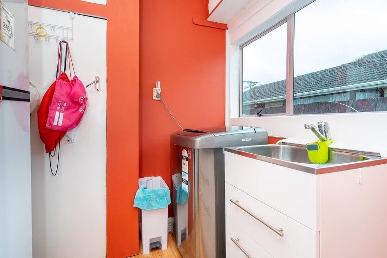 Photo of property in 35 Hargest Crescent, Saint Kilda, Dunedin, 9012