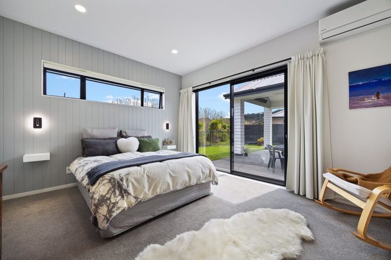 Photo of property in 23 Vogwill Road, Kumeu, 0810