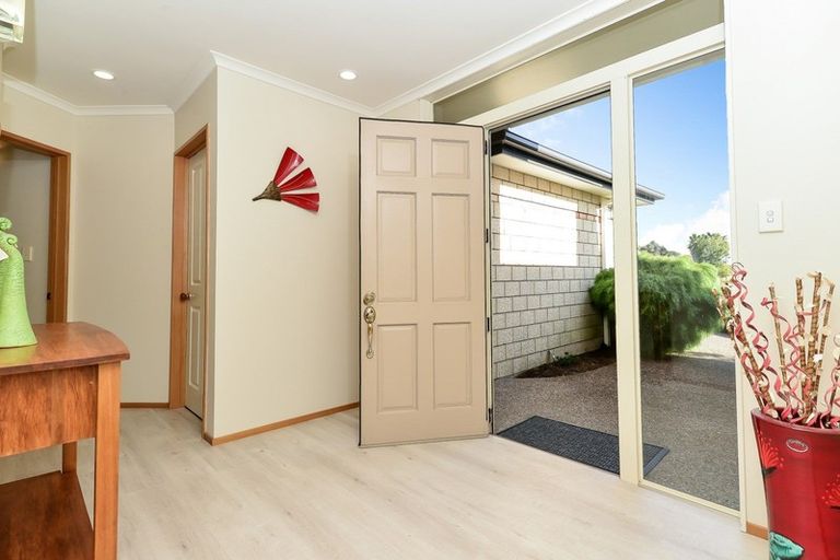 Photo of property in 12 Fencourt Place, Rototuna North, Hamilton, 3210