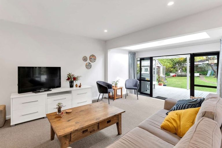 Photo of property in 10 Claxton Place, Saint Martins, Christchurch, 8022