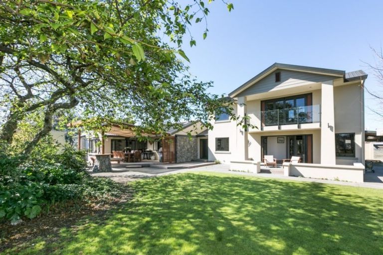 Photo of property in 32 Miller Road, Havelock North, 4130
