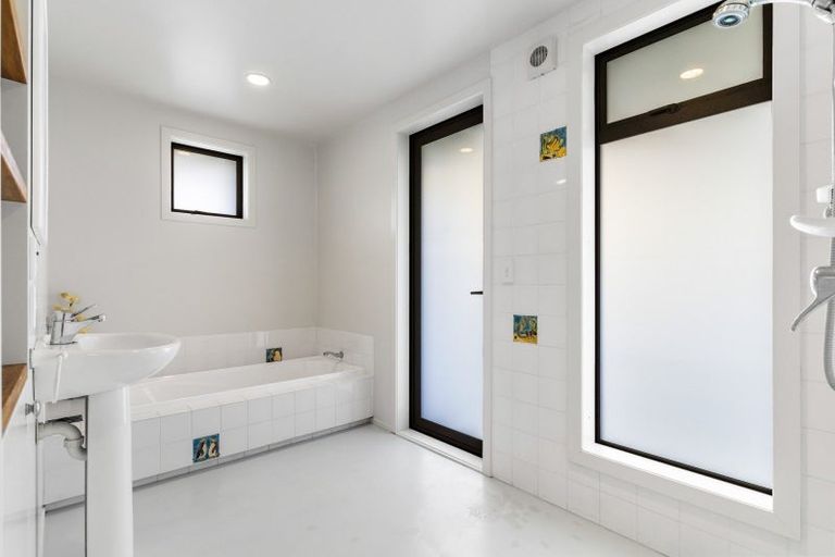 Photo of property in 102b Hinemoa Street, Whangamata, 3620