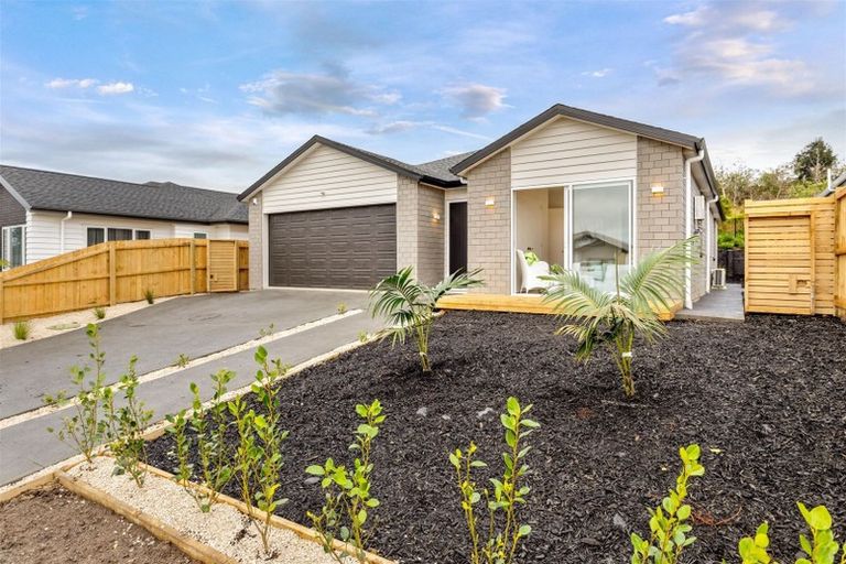 Photo of property in 87 Vinistra Road, Kumeu, 0810