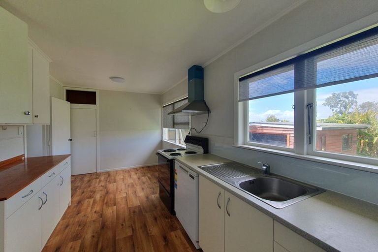 Photo of property in 37 Hilling Street, Titirangi, Auckland, 0604