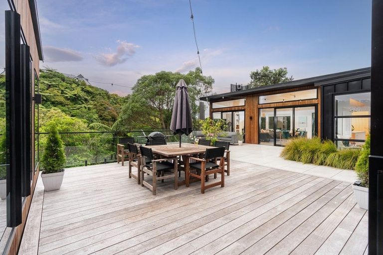 Photo of property in 17 Kim Street, Khandallah, Wellington, 6035