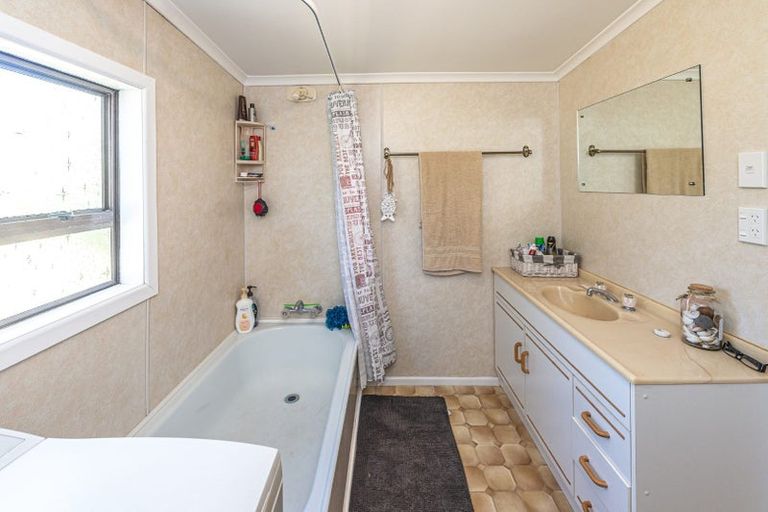 Photo of property in 21 Hood Street, Castlecliff, Whanganui, 4501