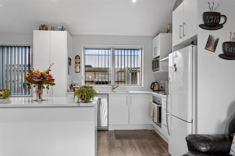 Photo of property in 2/78 Marshland Road, Shirley, Christchurch, 8061