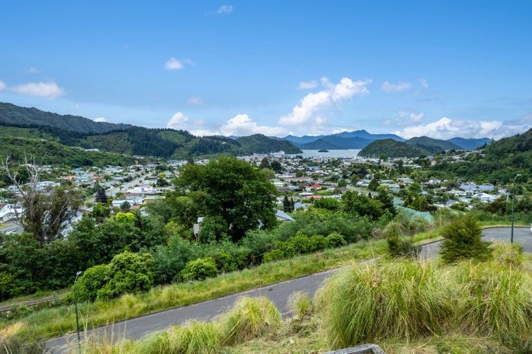 Photo of property in 10 Kakapo Rise, Picton, 7220