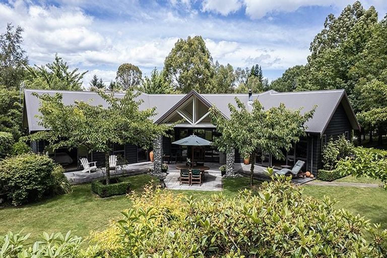 Photo of property in 208 Mapara Road, Acacia Bay, Taupo, 3385