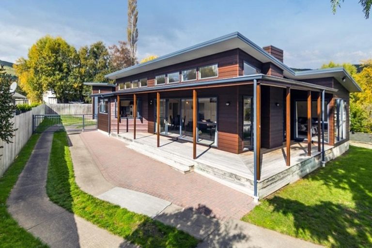 Photo of property in 63 Marina Terrace, Kinloch, Taupo, 3377