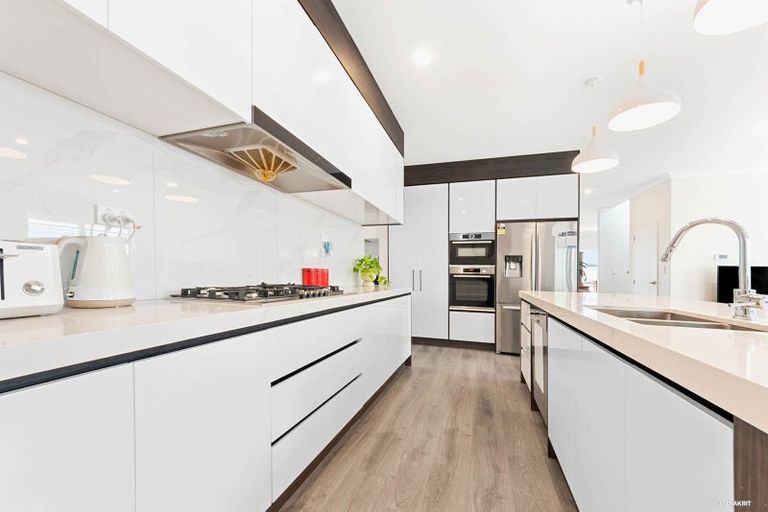 Photo of property in 118 Mcquoids Road, Flat Bush, Auckland, 2019