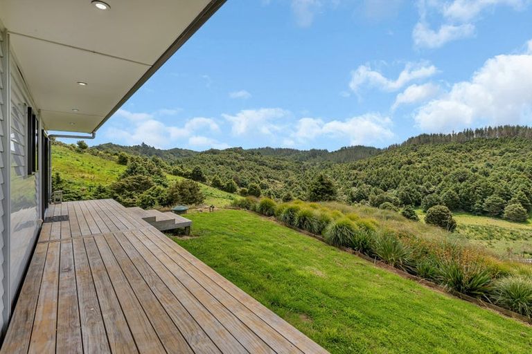 Photo of property in 2568e Paparoa-oakleigh Road, Paparoa, 0571