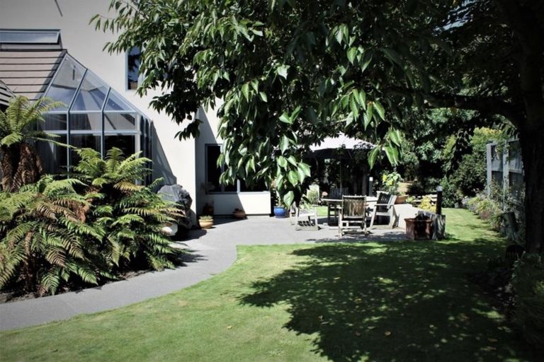 Photo of property in 24 Witbrock Crescent, Burnside, Christchurch, 8053