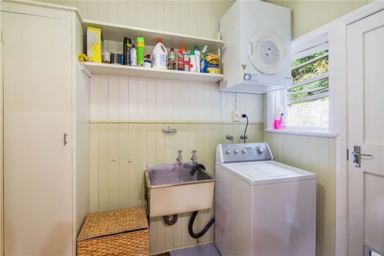 Photo of property in 122 Totara Road, Miramar, Wellington, 6022