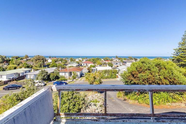 Photo of property in 134 Cornfoot Street, Castlecliff, Whanganui, 4501