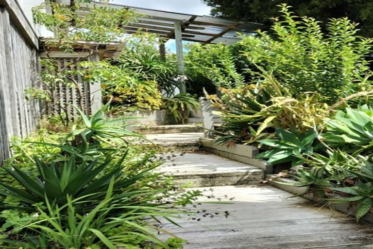 Photo of property in 60 Vintage Drive, Henderson, Auckland, 0612