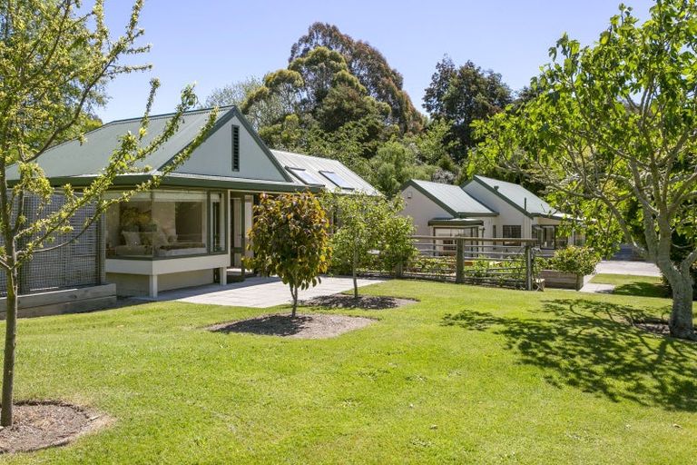 Photo of property in 71 Gillespie Place, Acacia Bay, Taupo, 3385