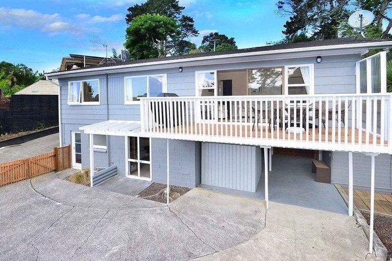 Photo of property in 87 Park Rise, Campbells Bay, Auckland, 0630