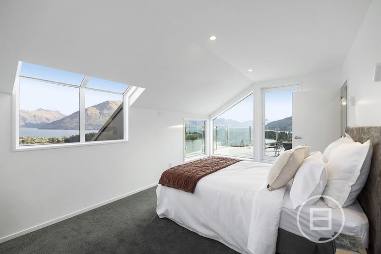 Photo of property in 16 Peregrine Place, Queenstown, 9300