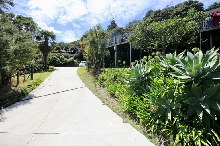 Photo of property in 6 Pohutukawa Grove, Whitianga, 3510
