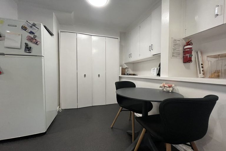 Photo of property in 3/110 Austin Street, Mount Victoria, Wellington, 6011