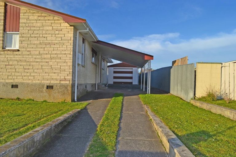 Photo of property in 19 Shortland Street, Tamatea, Napier, 4112