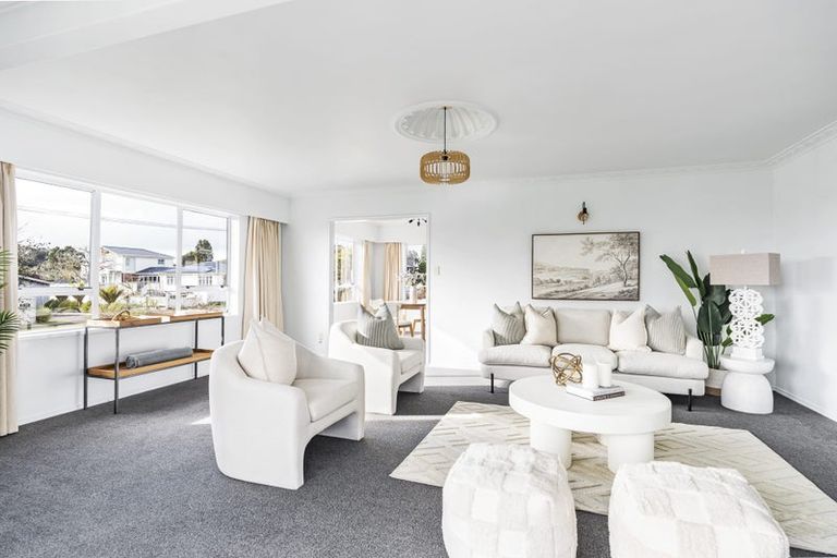 Photo of property in 54 Wairau Road, Oakura, 4314
