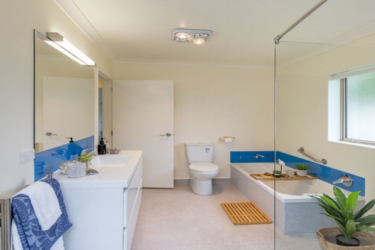 Photo of property in 16 Dal Din Drive, Otaki, 5512