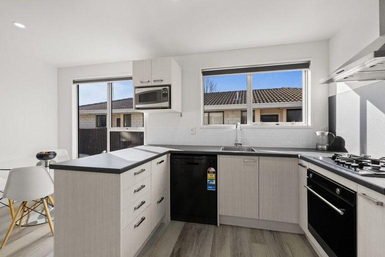 Photo of property in 12 Resolution Place, Bryndwr, Christchurch, 8053