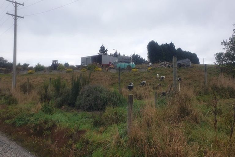 Photo of property in 1210 Kaka Point Road, Kaka Point, 9271