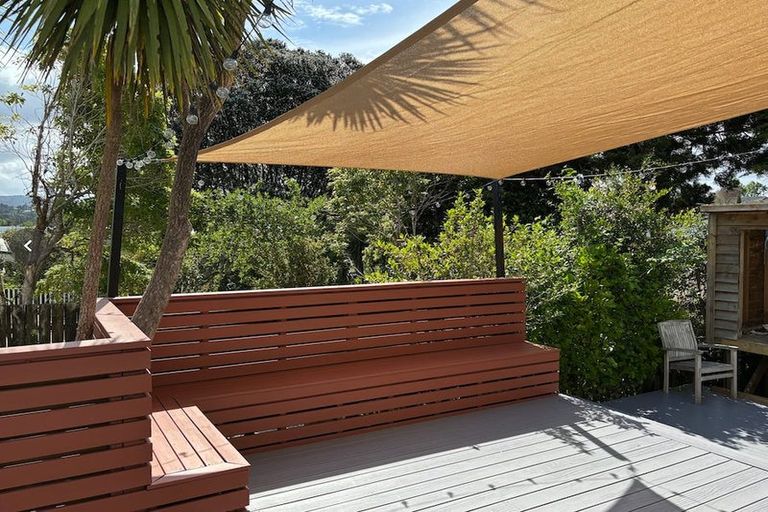 Photo of property in 30 Atkinson Road, Titirangi, Auckland, 0604