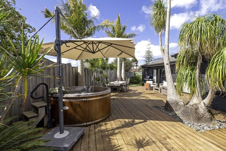 Photo of property in 4 Sarah Place, Farm Cove, Auckland, 2012