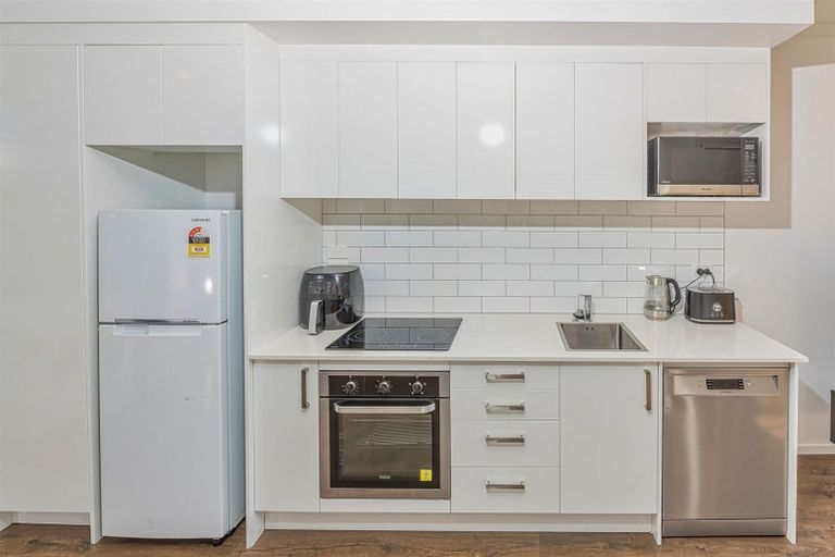 Photo of property in 42 Sidney Wallingford Way, Hobsonville, Auckland, 0616