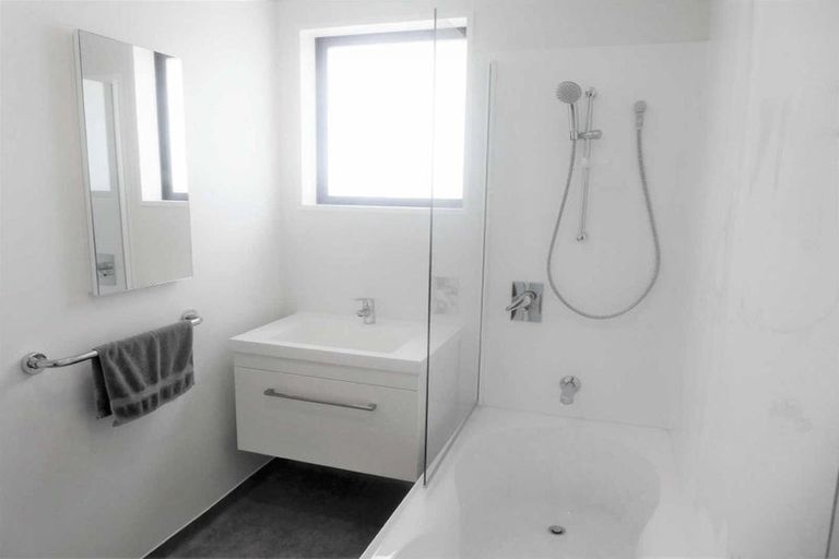 Photo of property in 2/164 Edgeware Road, Edgeware, Christchurch, 8013